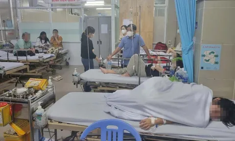 Sau bữa tiệc tân gia, 129 người nghi bị ngộ độc