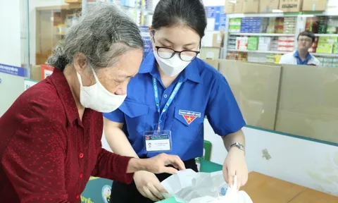 Người bệnh "được" và "mất" gì khi chuyển BHYT từ bệnh viện nhỏ sang bệnh viện lớn?