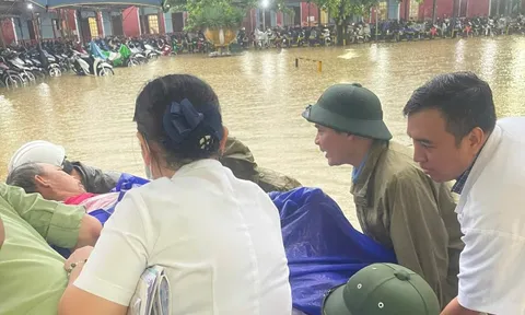 Trực 24/24 giờ, ứng phó khẩn cấp mưa lũ tại miền Trung