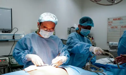 Tưởng bị trào ngược dạ dày, đi khám phát hiện khối u bất thường